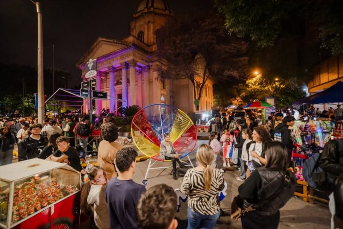 Fiestas patrias reunieron a 120.000 personas en el Centro Histórico Fiestas patrias reunieron a 120.000 personas en el Centro Histórico