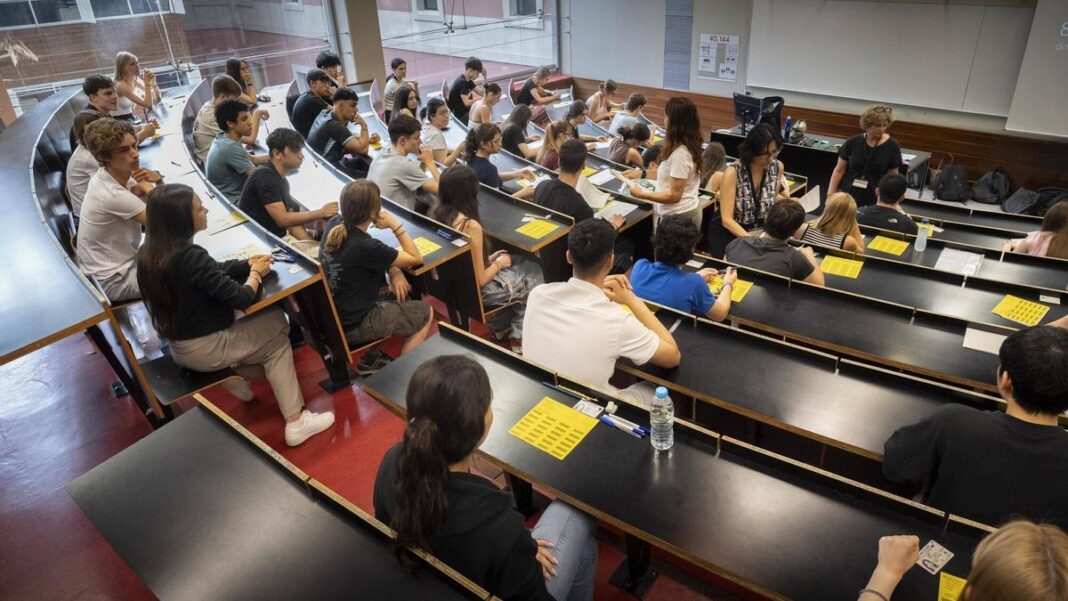 El debate sobre Dios llega a las aulas españolas en plena visita del papa El debate sobre Dios llega a las aulas españolas en plena visita del papa