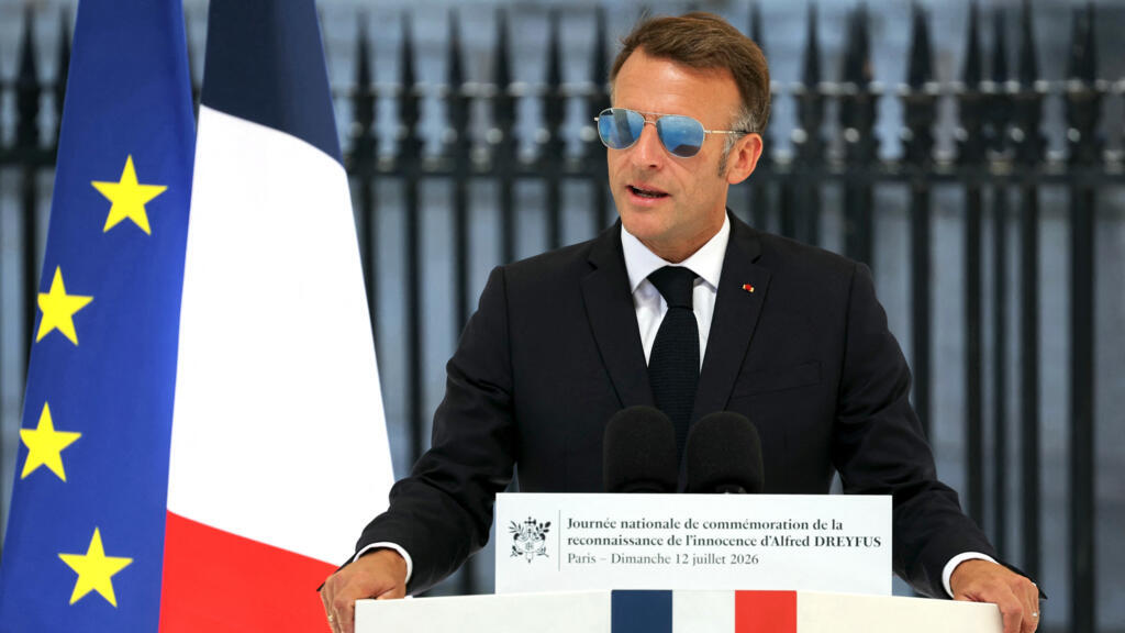 Macron alerta sobre el resurgimiento del antisemitismo durante homenaje a Alfred Dreyfus Macron alerta sobre el resurgimiento del antisemitismo durante homenaje a Alfred Dreyfus