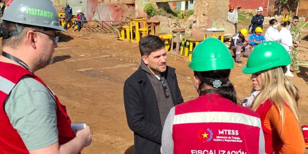 MTESS abre fiscalización para esclarecer la explosión de una barcaza que dejó cinco trabajadores fallecidos MTESS abre fiscalización para esclarecer la explosión de una barcaza que dejó cinco trabajadores fallecidos