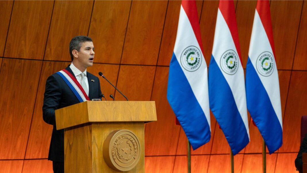 Peña destacó crecimiento económico y reducción de la pobreza en su tercer informe ante el Congreso Peña destacó crecimiento económico y reducción de la pobreza en su tercer informe ante el Congreso