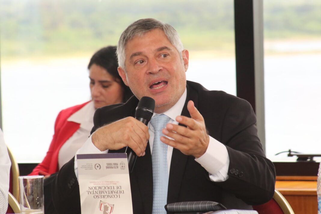 Luis Ramírez cuestiona prórrogas universitarias y exige garantías sobre la validez de los títulos Luis Ramírez cuestiona prórrogas universitarias y exige garantías sobre la validez de los títulos