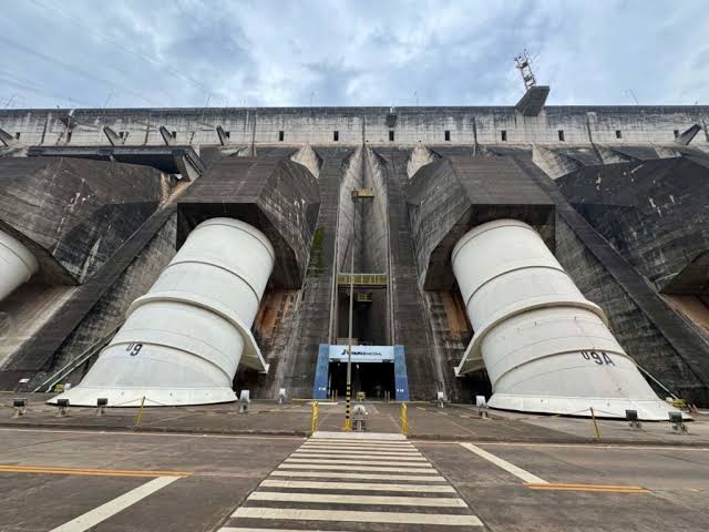 Bloomberg destaca a Paraguay como destino estratégico para inversiones en infraestructura tecnológica Bloomberg destaca a Paraguay como destino estratégico para inversiones en infraestructura tecnológica