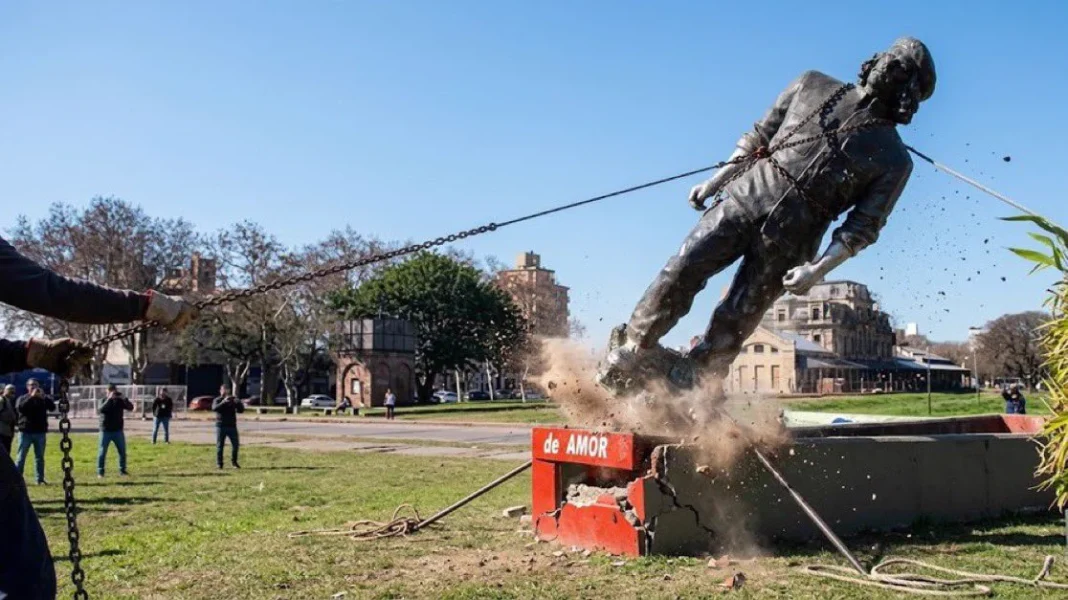 Mientras Rosario revisa al Che, Asunción mantiene su calle Mientras Rosario revisa al Che, Asunción mantiene su calle