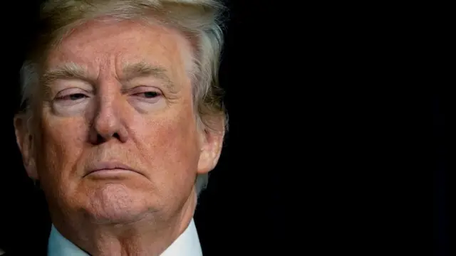 Se le viene la noche al presidente Donald Trump Se le viene la noche al presidente Donald Trump