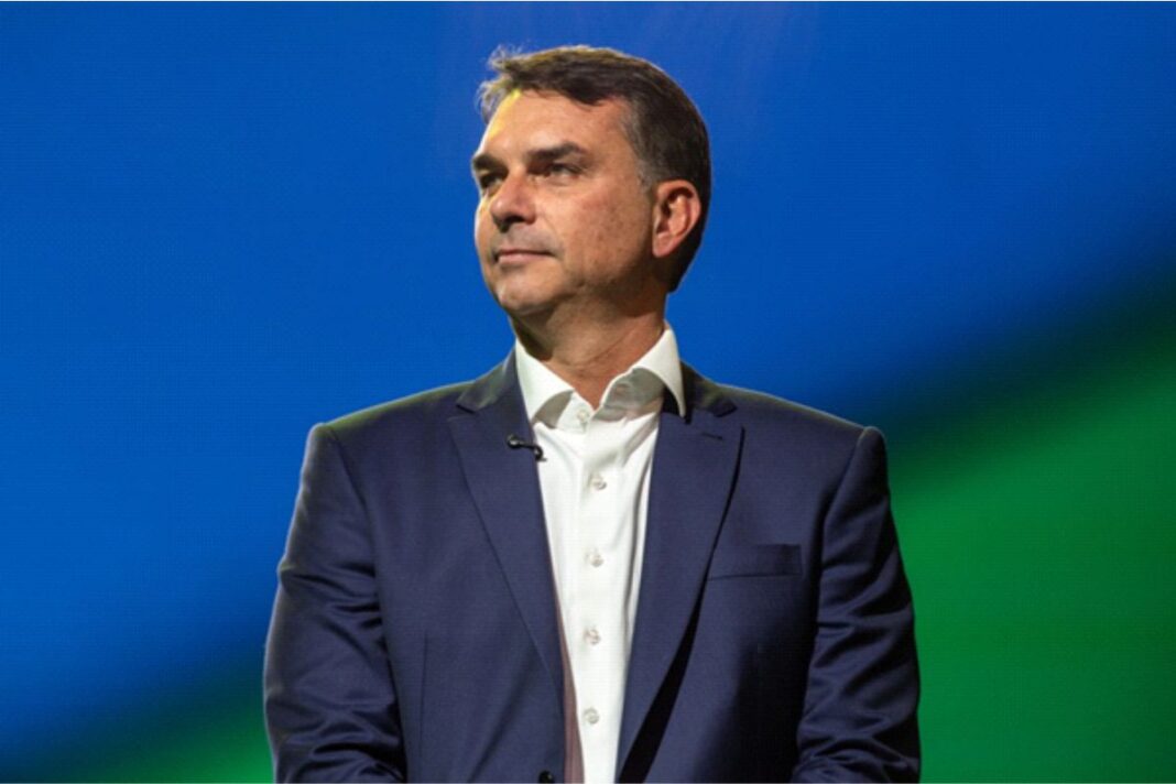Bolsonaro supera a Lula por cinco puntos, pero no evita el balotaje Bolsonaro supera a Lula por cinco puntos, pero no evita el balotaje
